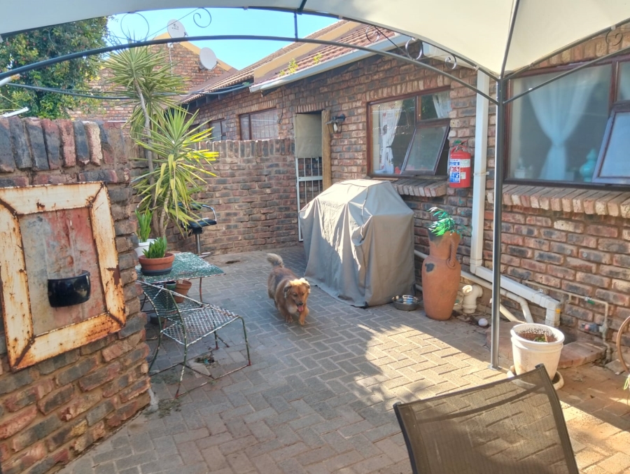To Let 2 Bedroom Property for Rent in Pellissier Free State